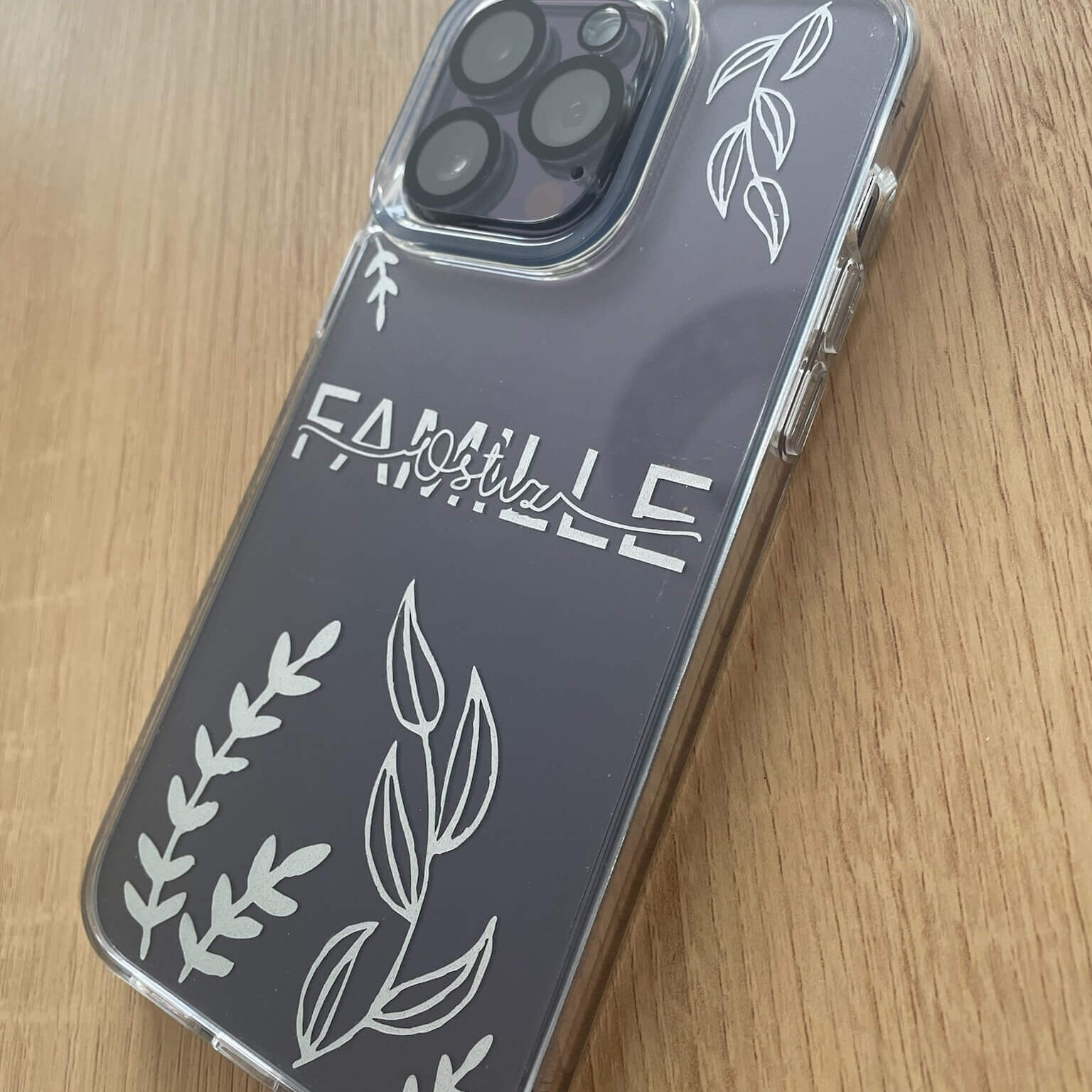 Coque de téléphone personnalisée transparente avec motifs feuillage blancs