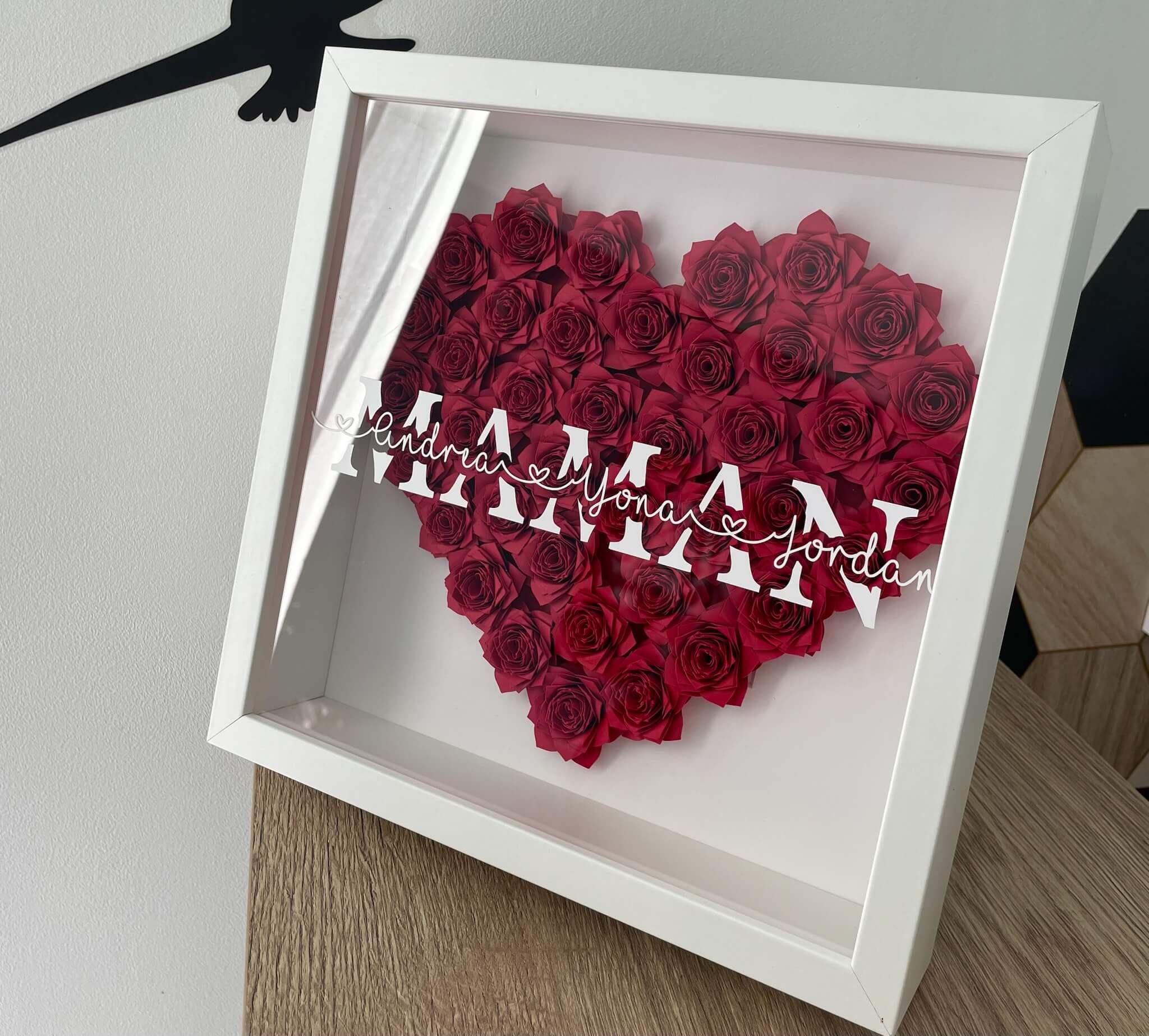 Cadre fleurs 3D maman en forme de cœur avec roses en papier rouges