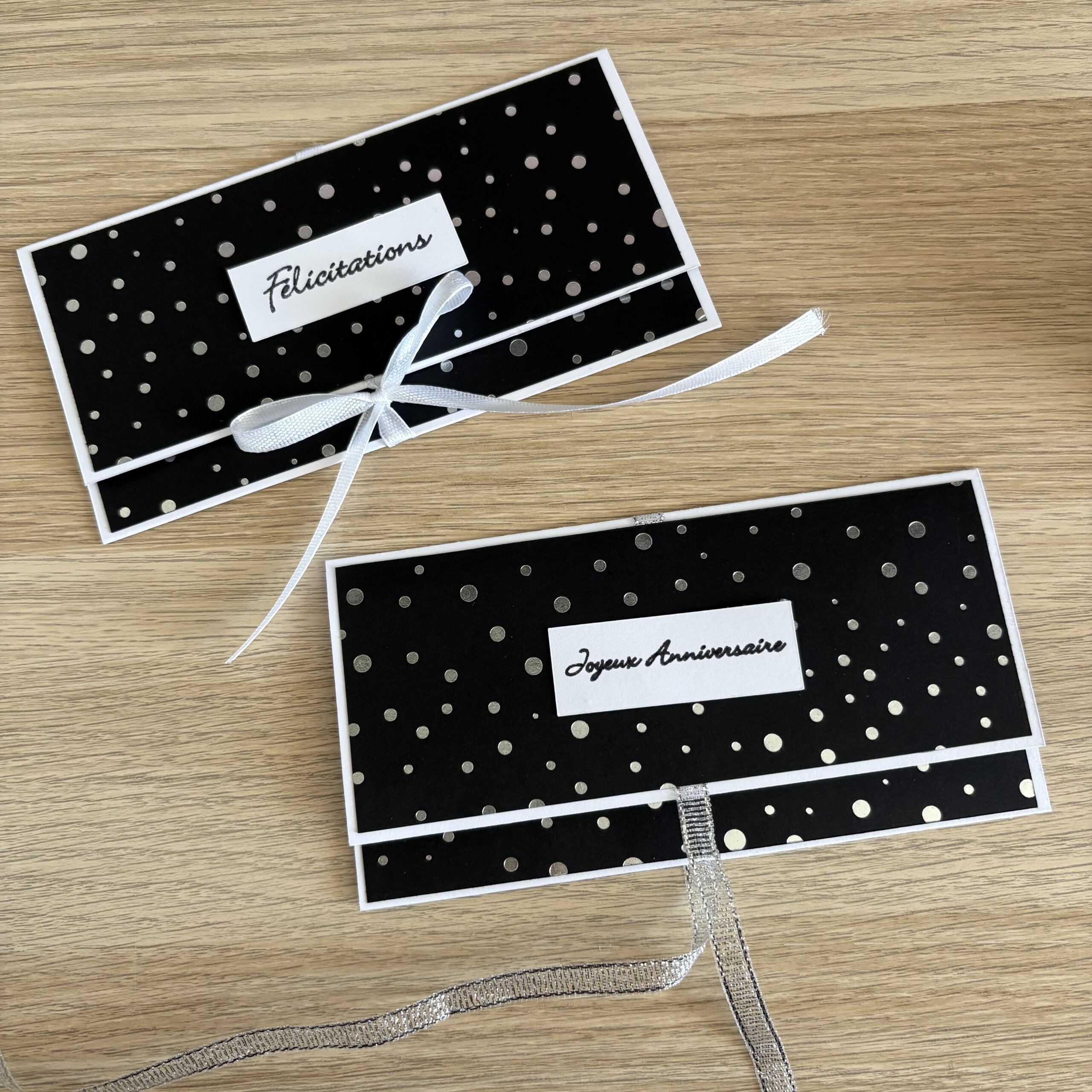 Pochettes à billets noires et argentées avec étiquettes Félicitations et Joyeux Anniversaire
